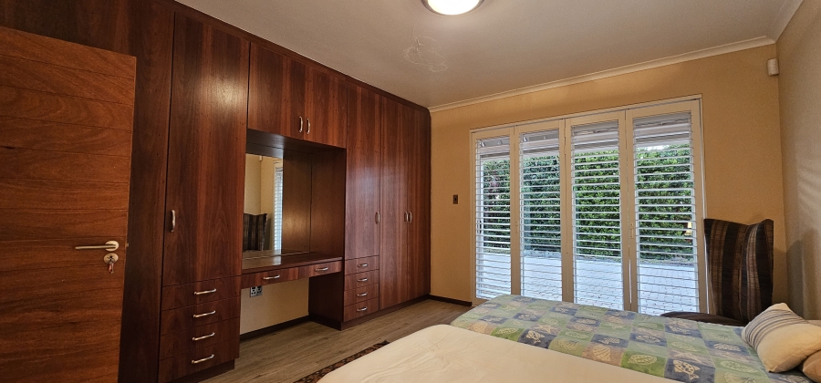 5 Bedroom Property for Sale in Middedorp Western Cape